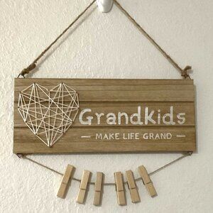 NEW GRANDKIDS MAKE LIFE GRAND PICTURE FRAME WITH 6 CLIPS